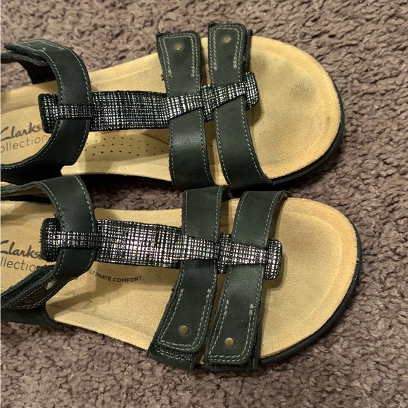 Clarks Black Sandals with shimmer size 8 GUC *Comfortable* adjustable straps - Picture 4 of 12